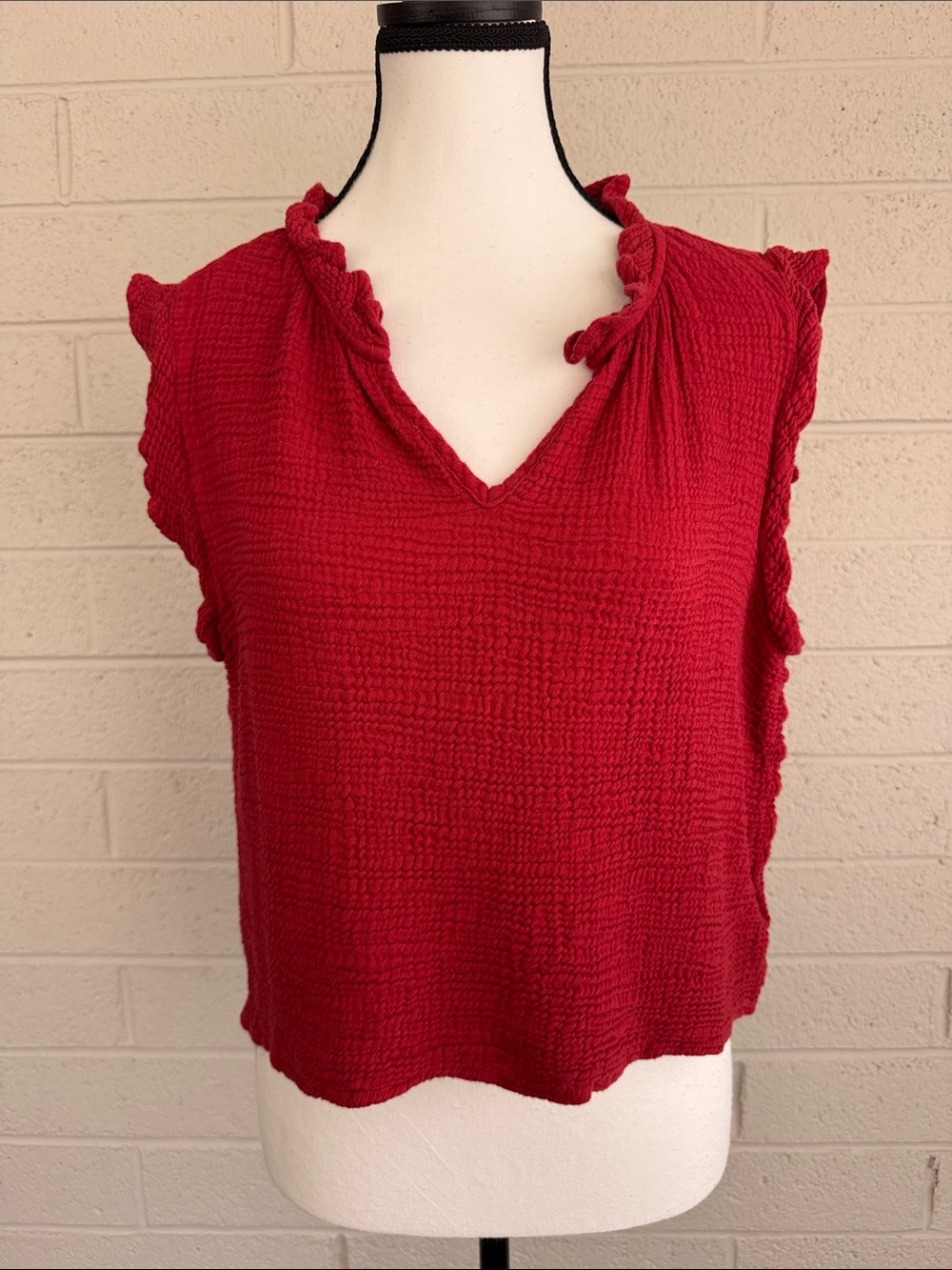 Anthropologie Dylan Red Textured V-Neck Sleeveless Women's Top L